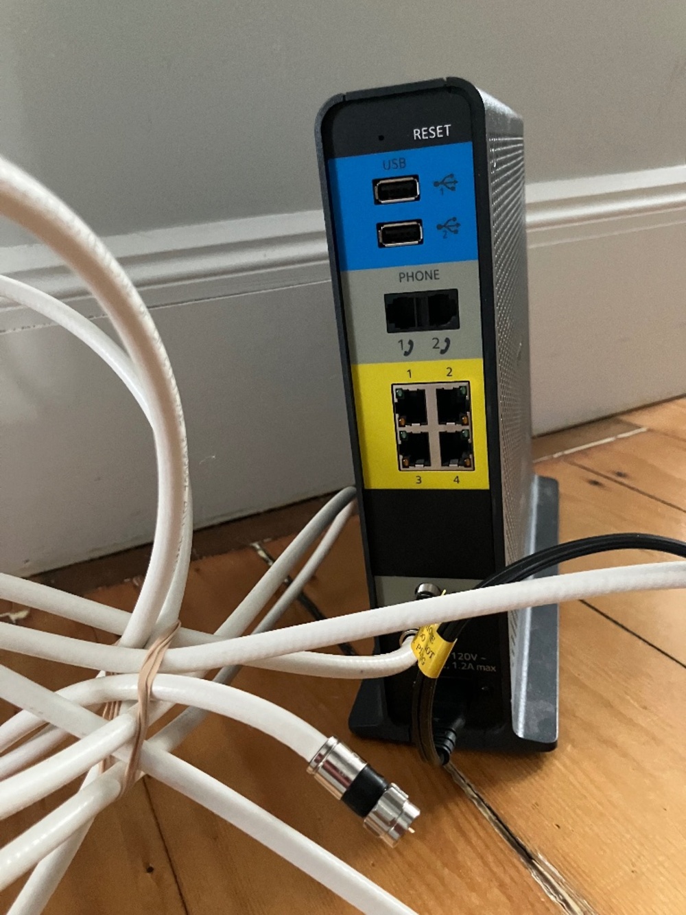 NETGEAR 2022 Nighthawk AC1900 WiFi Cable Modem Router XFINITY - Picture 1 of 5